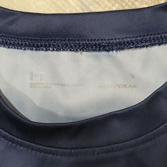 UNDERARMOUR YOUTH HEATGEAR SLEEVELESS TEE GREAT FOR SPORTS AND BASKETBALL SIZE 5 - Picture 4 of 5